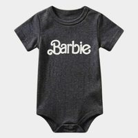 Iconic "Barbie" Logo Baby Bodysuit – Charcoal Heather