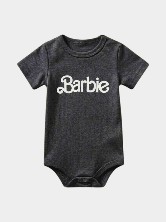 Iconic "Barbie" Logo Baby Bodysuit – Charcoal Heather